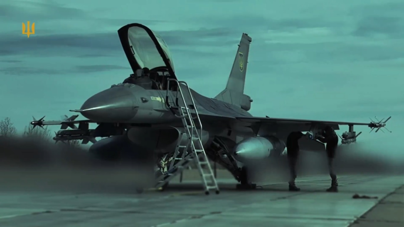 A Ukrainian F-16AM fighter jet